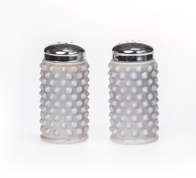 Mosser Glass Hobnail Gigi Salt & Pepper Shaker - Thumbnail 5